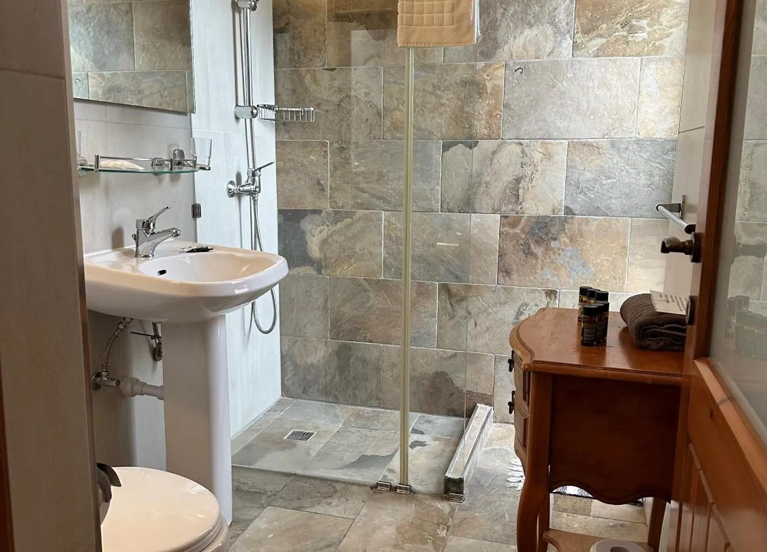 Green Grove Guest House San Ġiljan