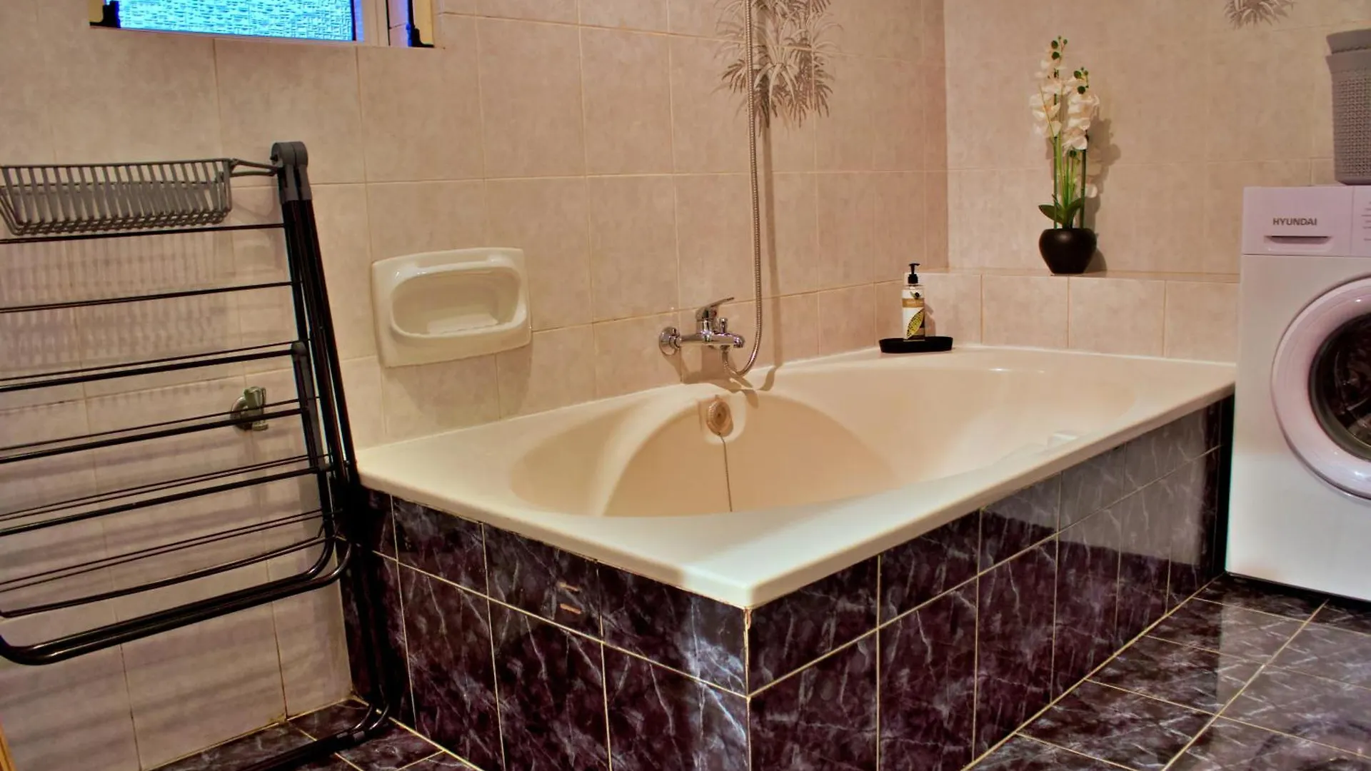Green Grove Guest House Saint Julian's