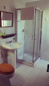 Green Grove Guest House Saint Julian's