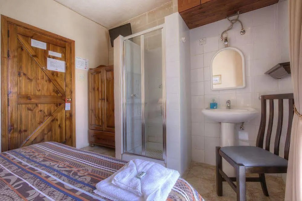 Green Grove Guest House Saint Julian's Malta